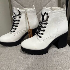 Seven7 Flatiron Boots 🔥🔥